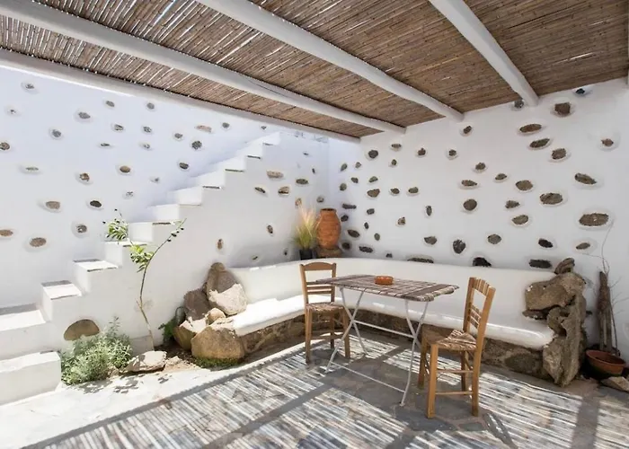 Maestro Mykonos Agios Ioannis Diakoftis